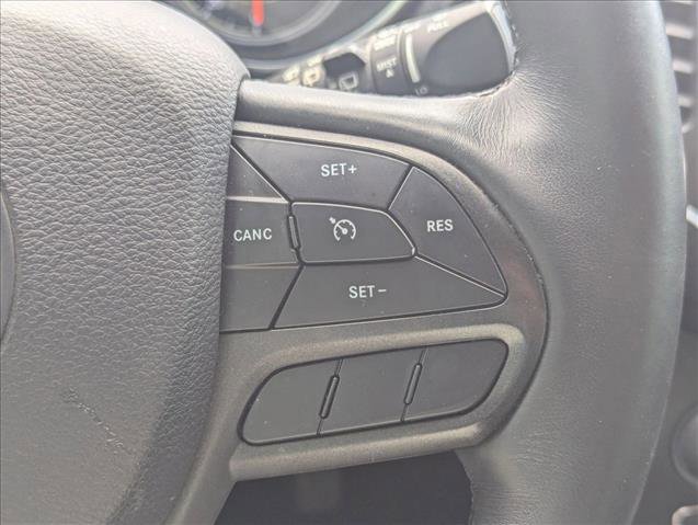 Used 2019 Jeep Cherokee Trailhawk image 12