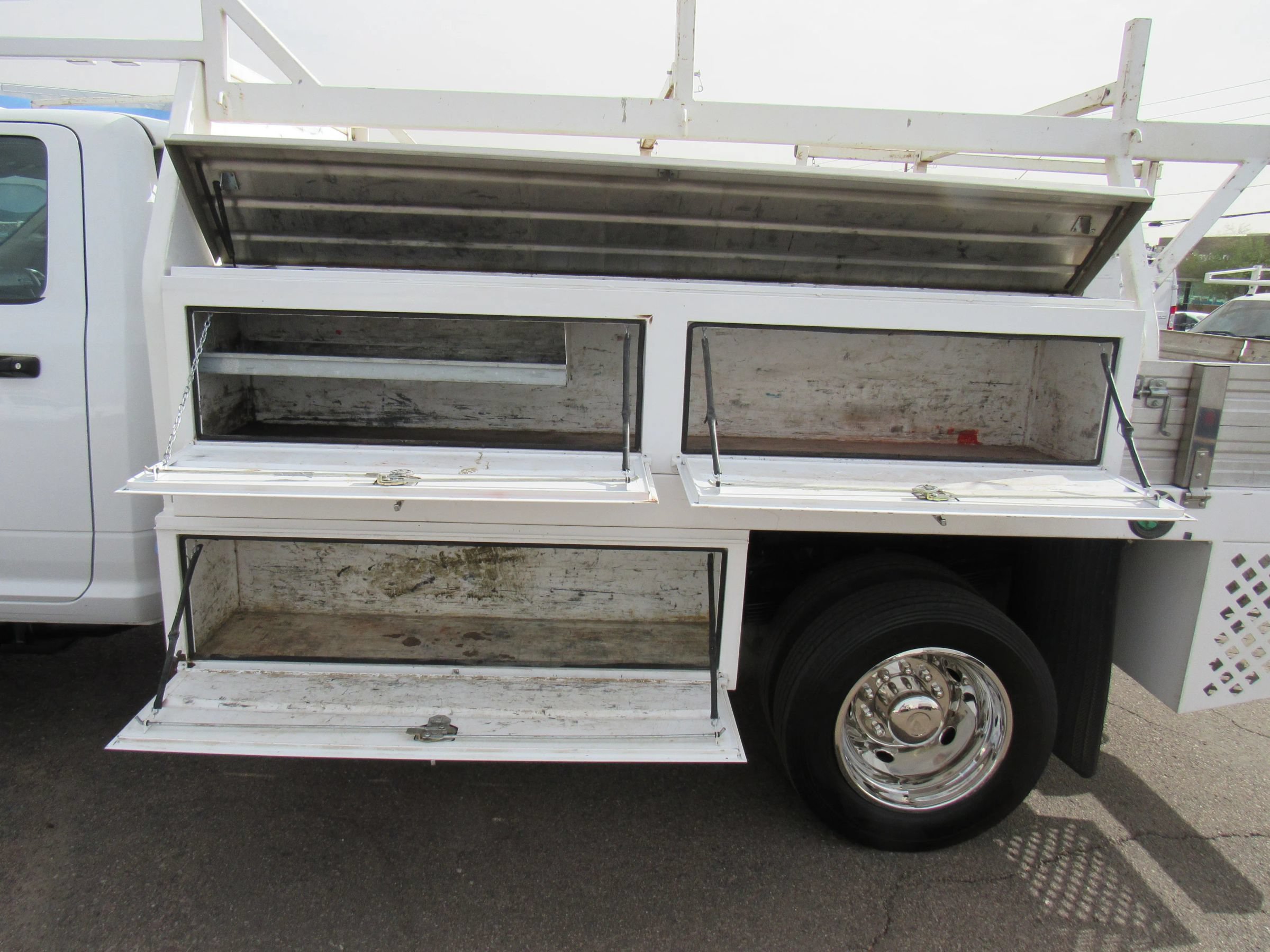 Used 2020 RAM 5500 Tradesman RWD image 14