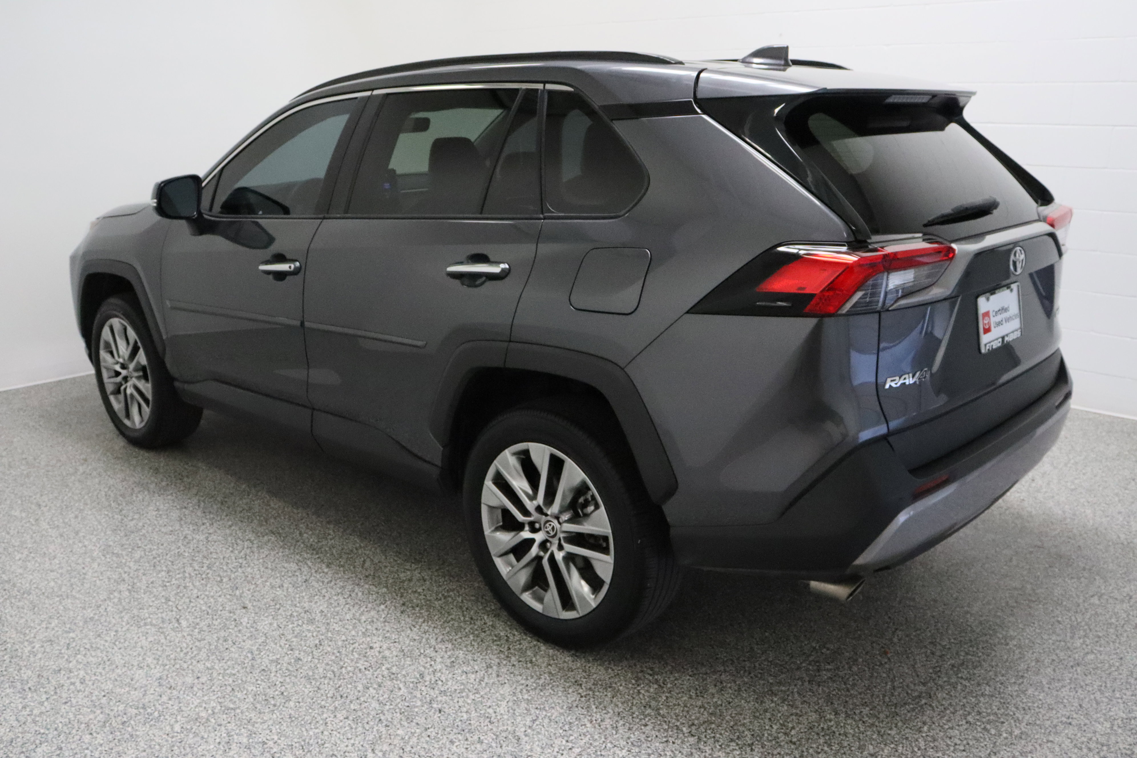 Certified 2022 Toyota RAV4 Limited FWD image 9
