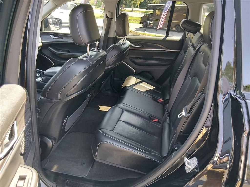 Used 2022 Jeep Grand Cherokee Limited RWD image 14
