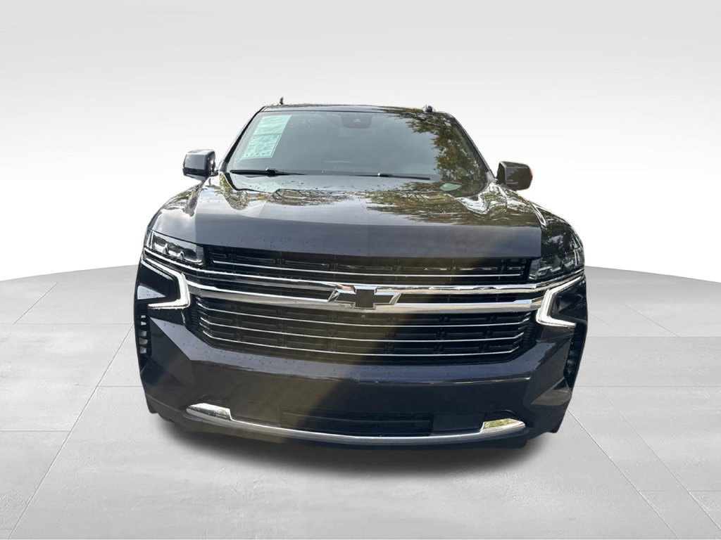 Used 2024 Chevrolet Suburban LT w/ LT Signature Plus Package AWD/4WD image 2