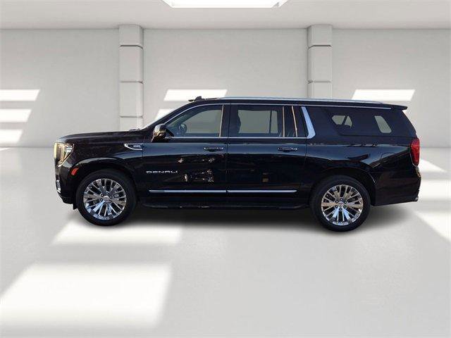 Used 2021 GMC Yukon XL Denali image 2