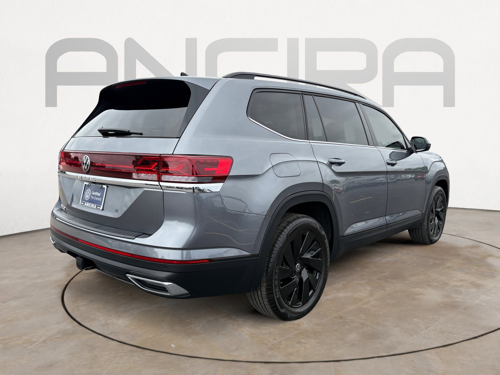 Certified 2025 Volkswagen Atlas SE FWD image 10