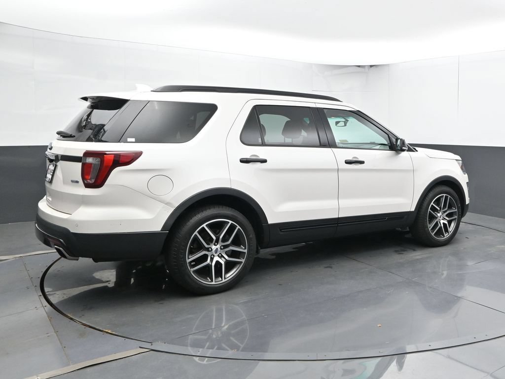 Used 2017 Ford Explorer Sport w/ Equipment Group 401A AWD/4WD image 3