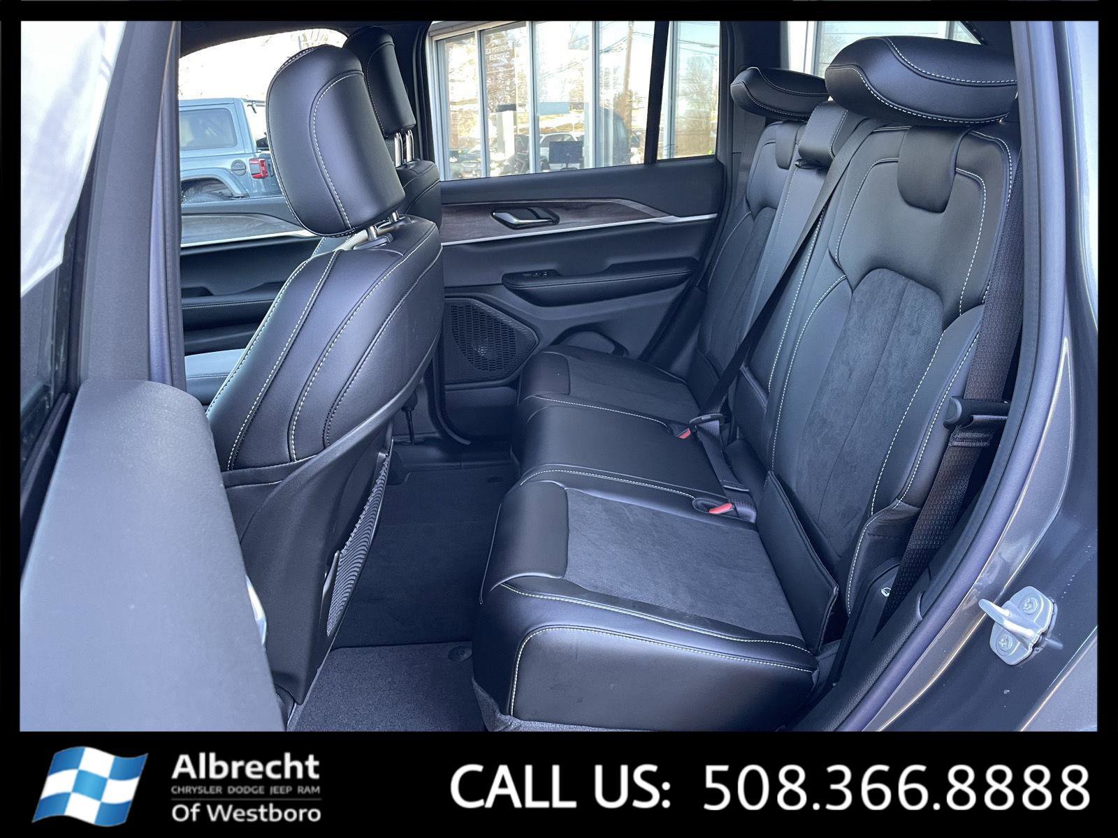 New 2026 Jeep Grand Cherokee Altitude image 12