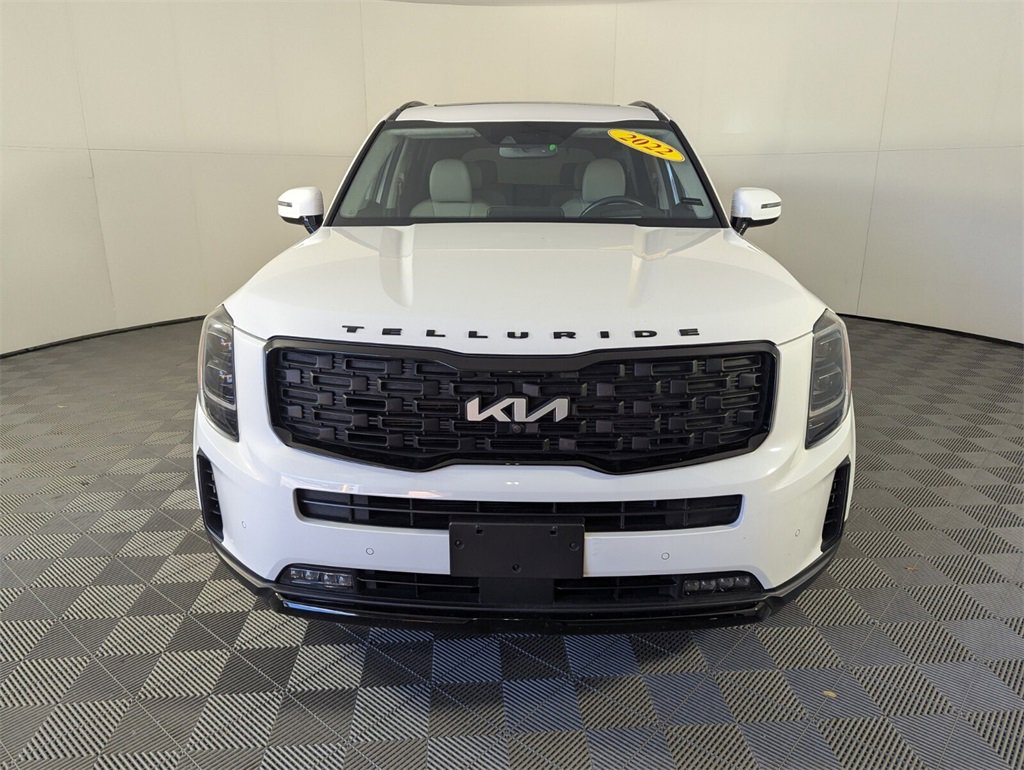 Used 2022 Kia Telluride SX w/ SX Prestige Package image 3