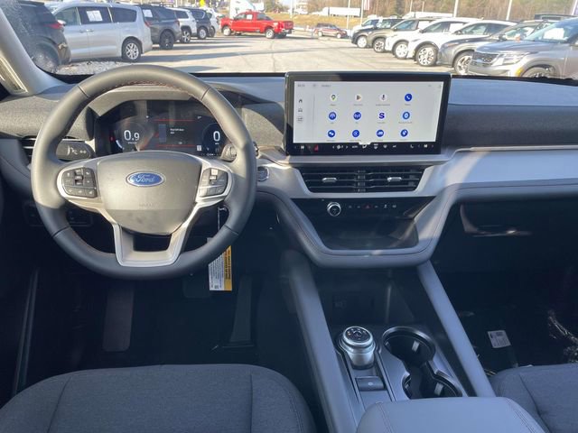 New 2026 Ford Explorer Active RWD image 4