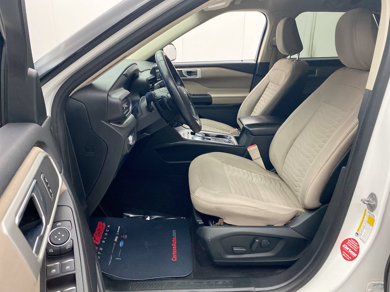 Used 2020 Ford Explorer XLT w/ Comfort Package AWD/4WD image 14