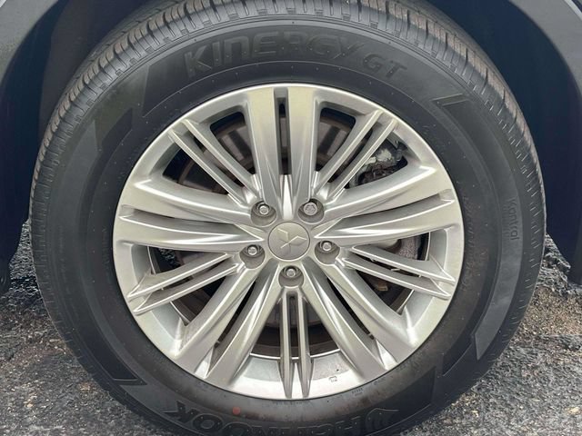 Used 2023 Mitsubishi Outlander ES FWD image 25