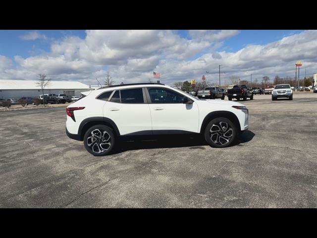 Used 2024 Chevrolet Trax RS image 32