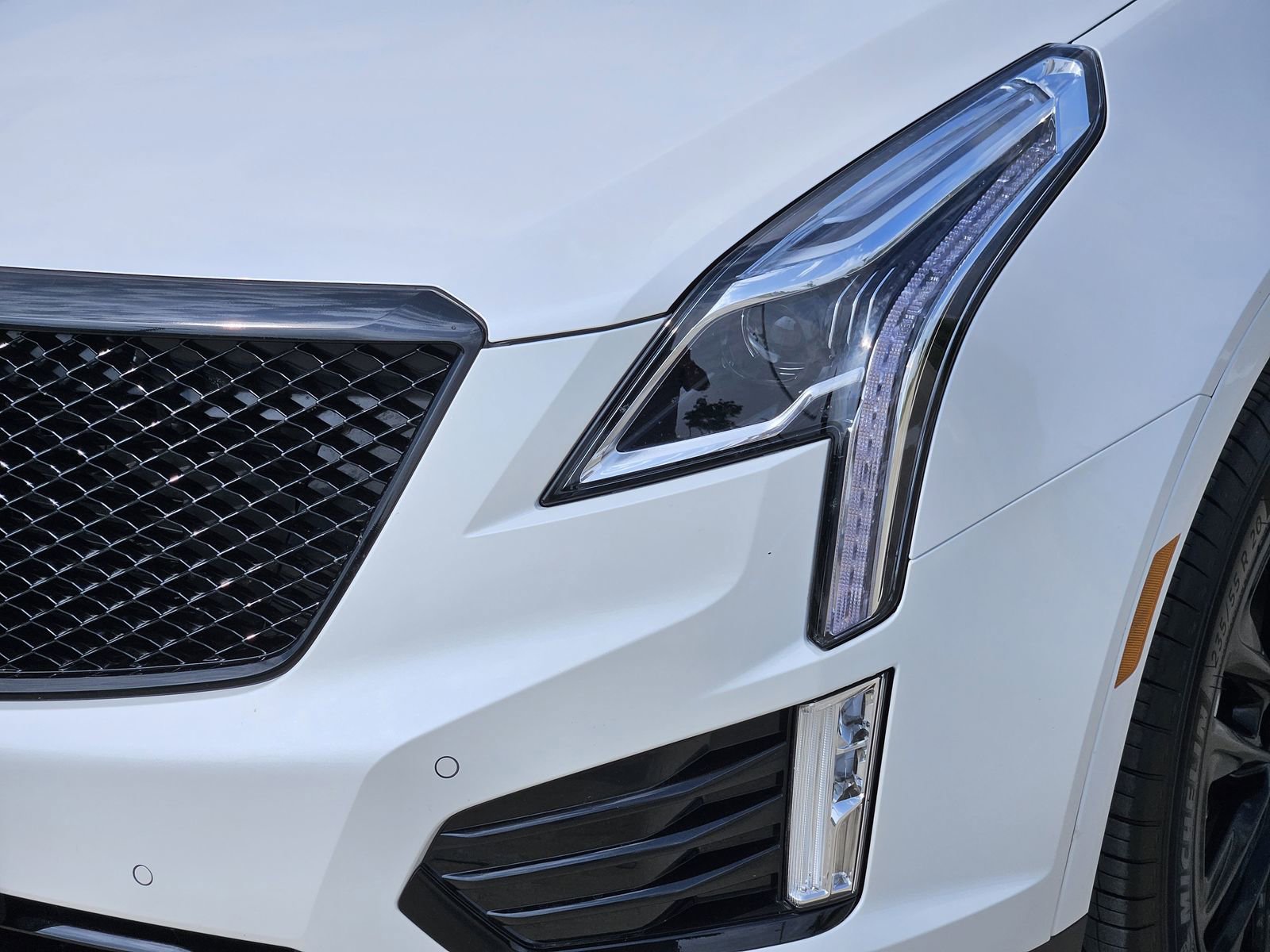 New 2026 Cadillac XT5 Luxury w/ LPO, ONYX Package FWD image 10