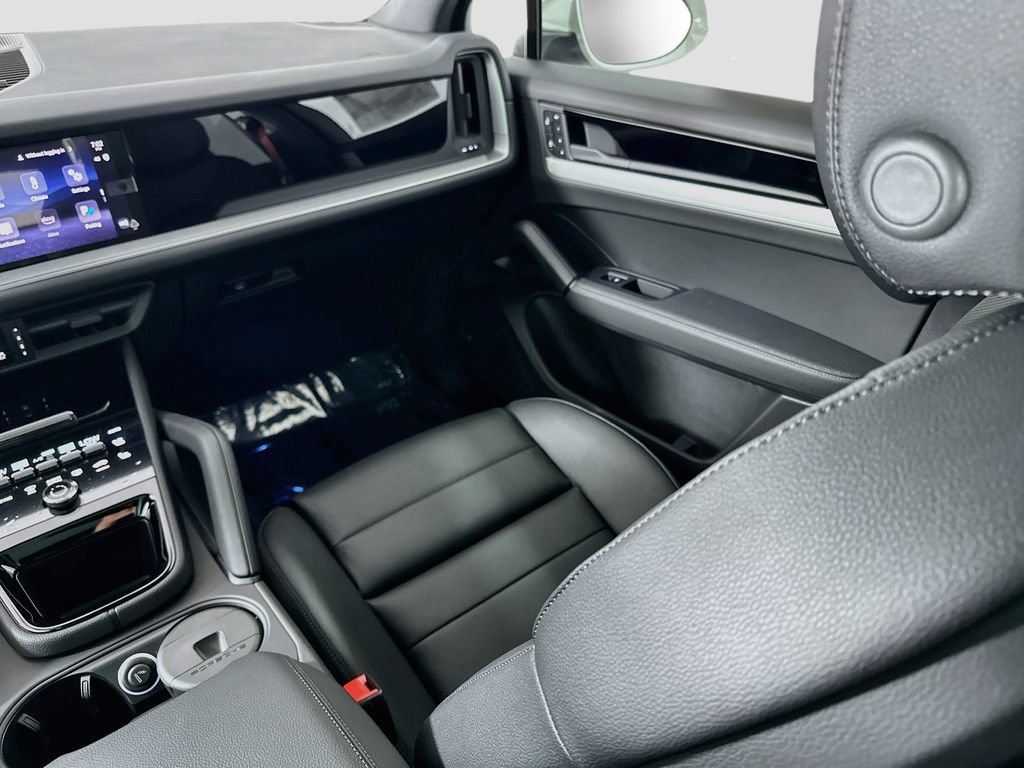 New 2026 Porsche Cayenne AWD/4WD image 26