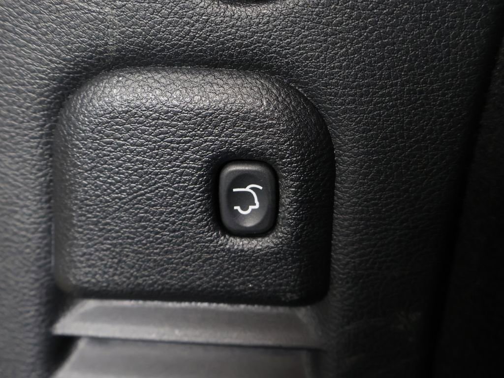 Used 2019 Dodge Durango SXT image 19