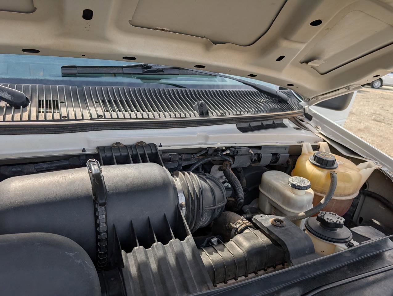 Used 2011 Ford E-350 and Econoline 350 XLT image 25