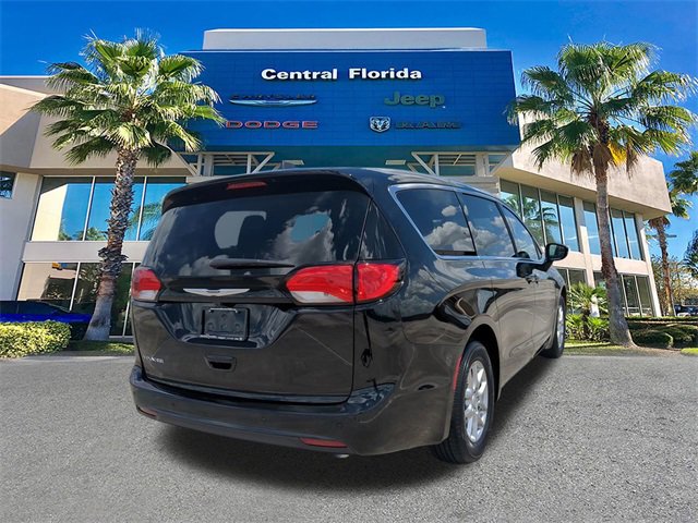 New 2026 Chrysler Voyager LX image 5