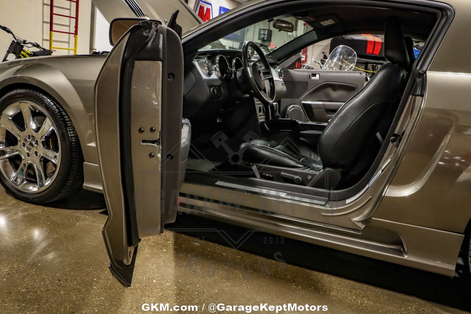 Used 2005 Ford Mustang GT image 93