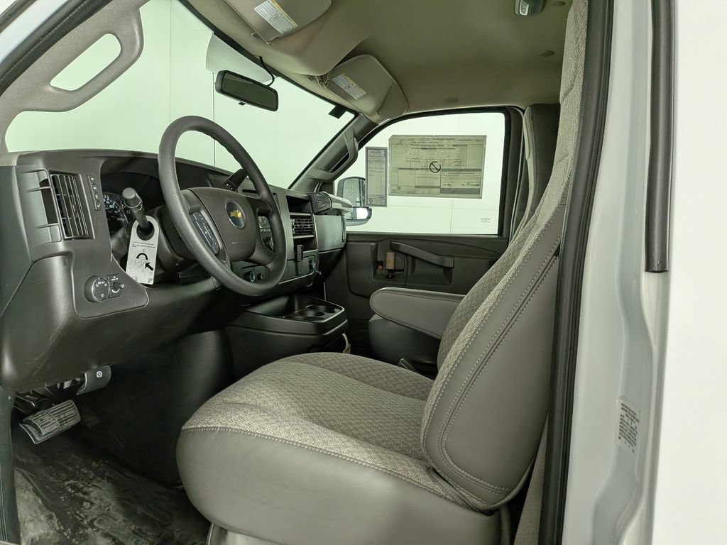 New 2026 Chevrolet Express 2500 w/ Driver Convenience Package RWD image 21