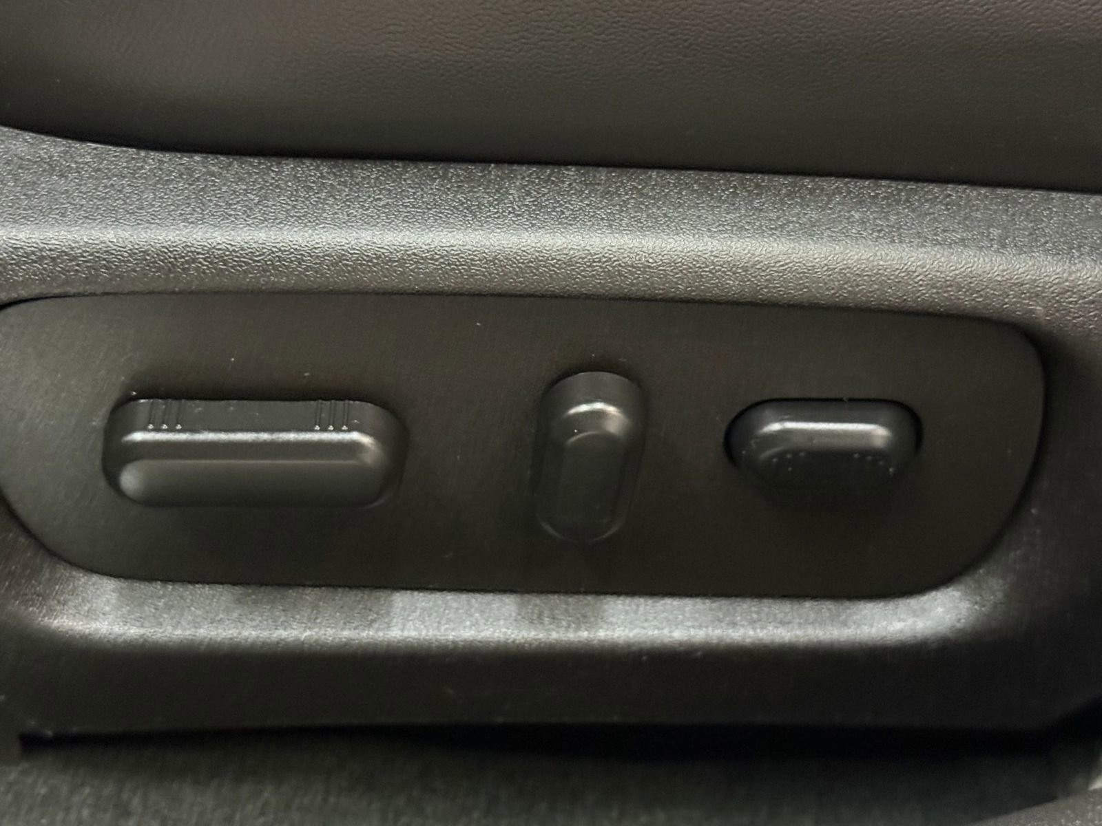 Used 2017 Ford Taurus SHO w/ Driver Assist Package image 26