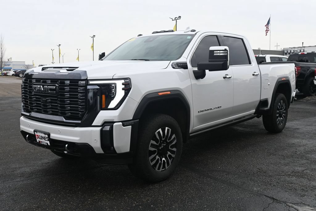 Used 2024 GMC Sierra 3500 Denali Ultimate AWD/4WD image 12
