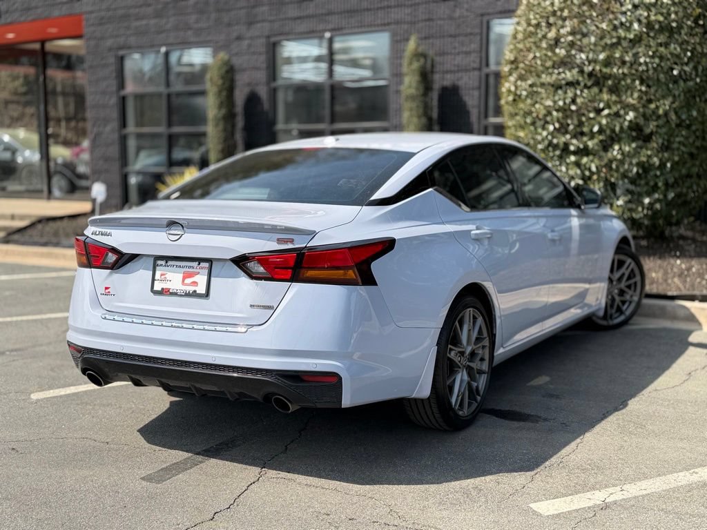 Used 2023 Nissan Altima 2.0 SR FWD image 12