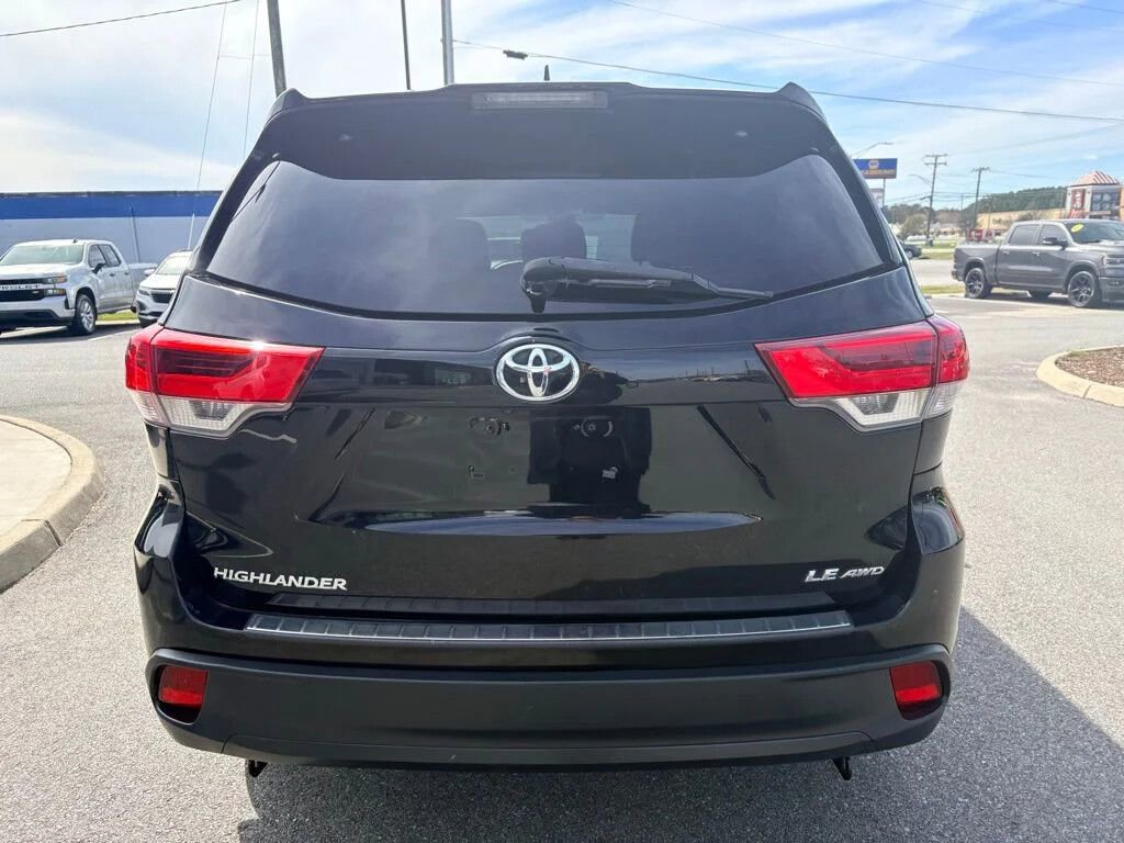 Used 2017 Toyota Highlander Plus w/ Protection Package #3 AWD/4WD image 8