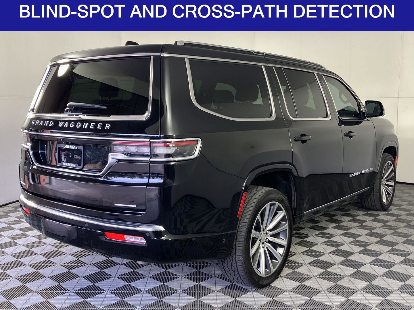 Used 2022 Jeep Grand Wagoneer Series II AWD/4WD image 5