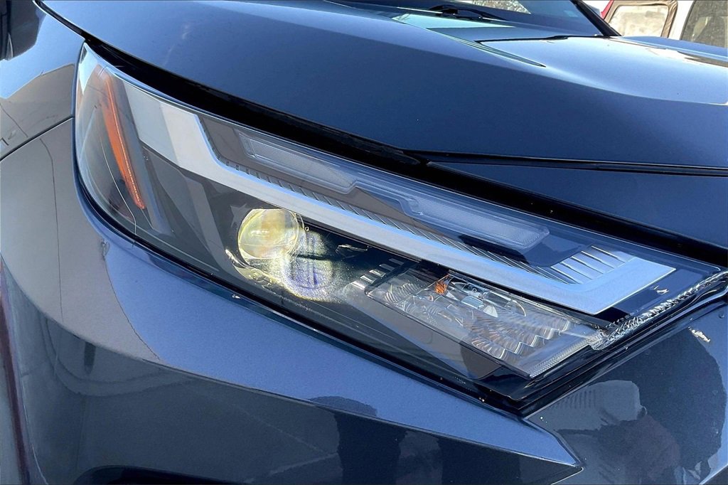 Used 2025 Toyota RAV4 XLE image 27