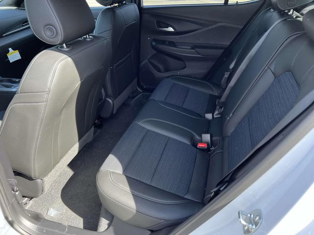 Used 2025 Buick Envista Preferred w/ Convenience I Package image 11