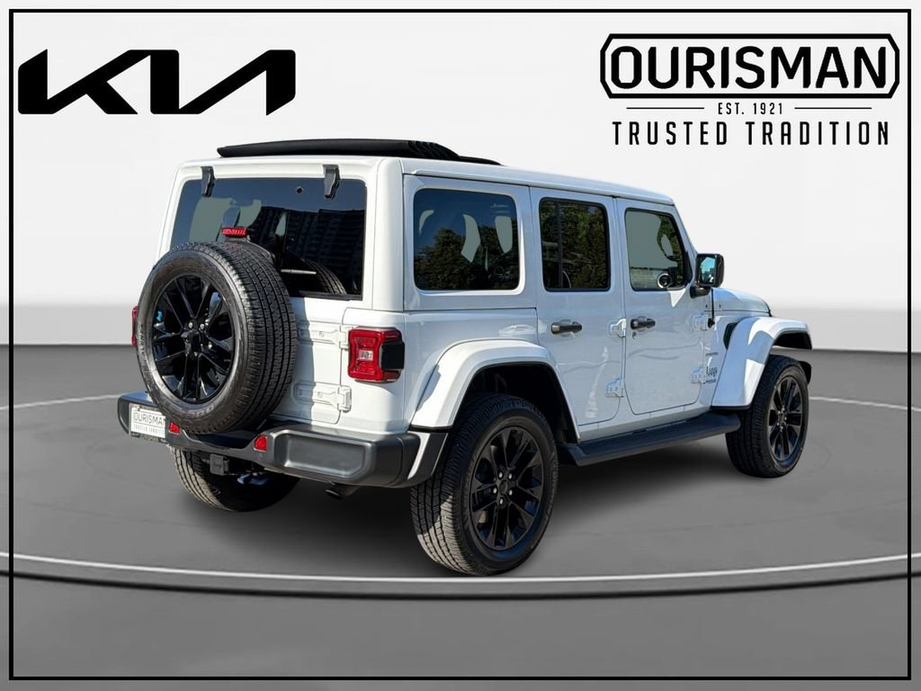 Used 2022 Jeep Wrangler Unlimited Sahara w/ Cold Weather Group AWD/4WD image 4