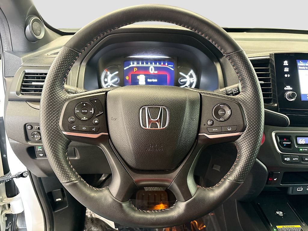 Used 2025 Honda Passport TrailSport image 11