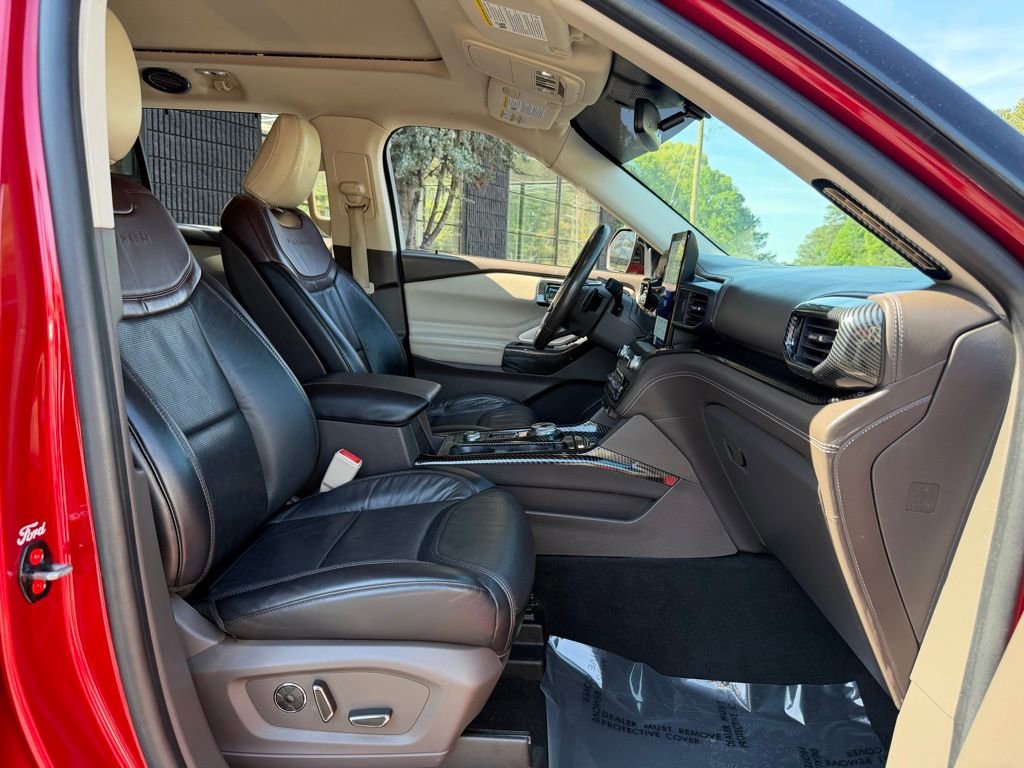 Used 2020 Ford Explorer Platinum w/ Premium Technology Package AWD/4WD image 34