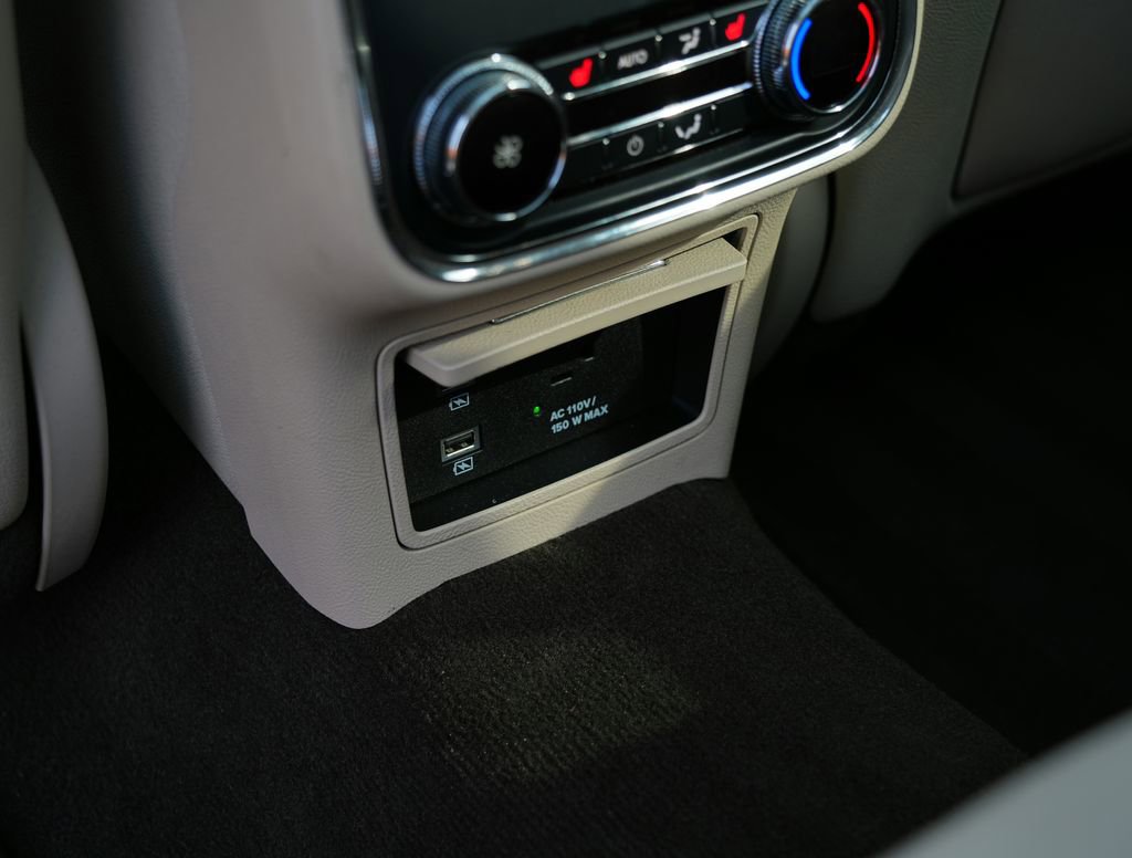 Used 2019 Lincoln Continental Reserve image 30