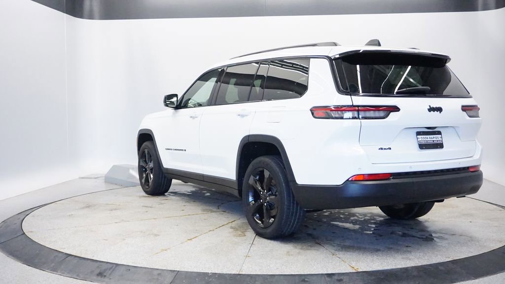 Used 2023 Jeep Grand Cherokee L Laredo image 3