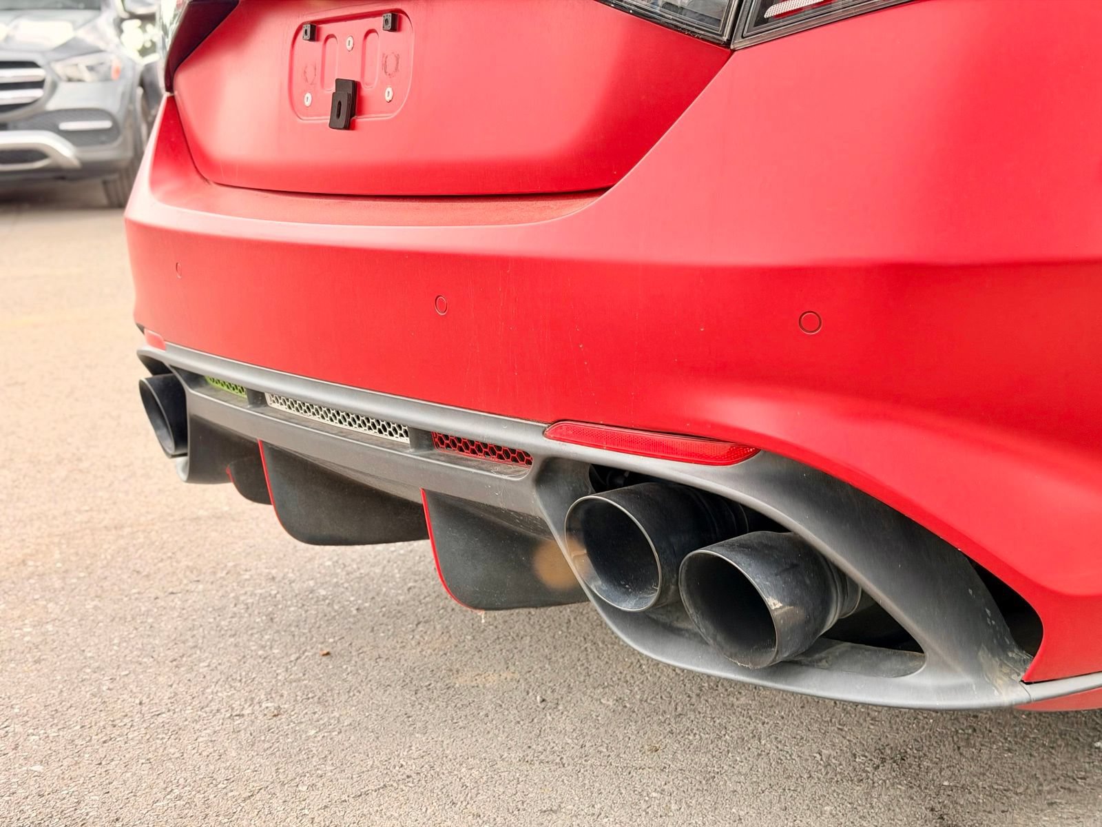Used 2017 Alfa Romeo Giulia Quadrifoglio RWD image 21
