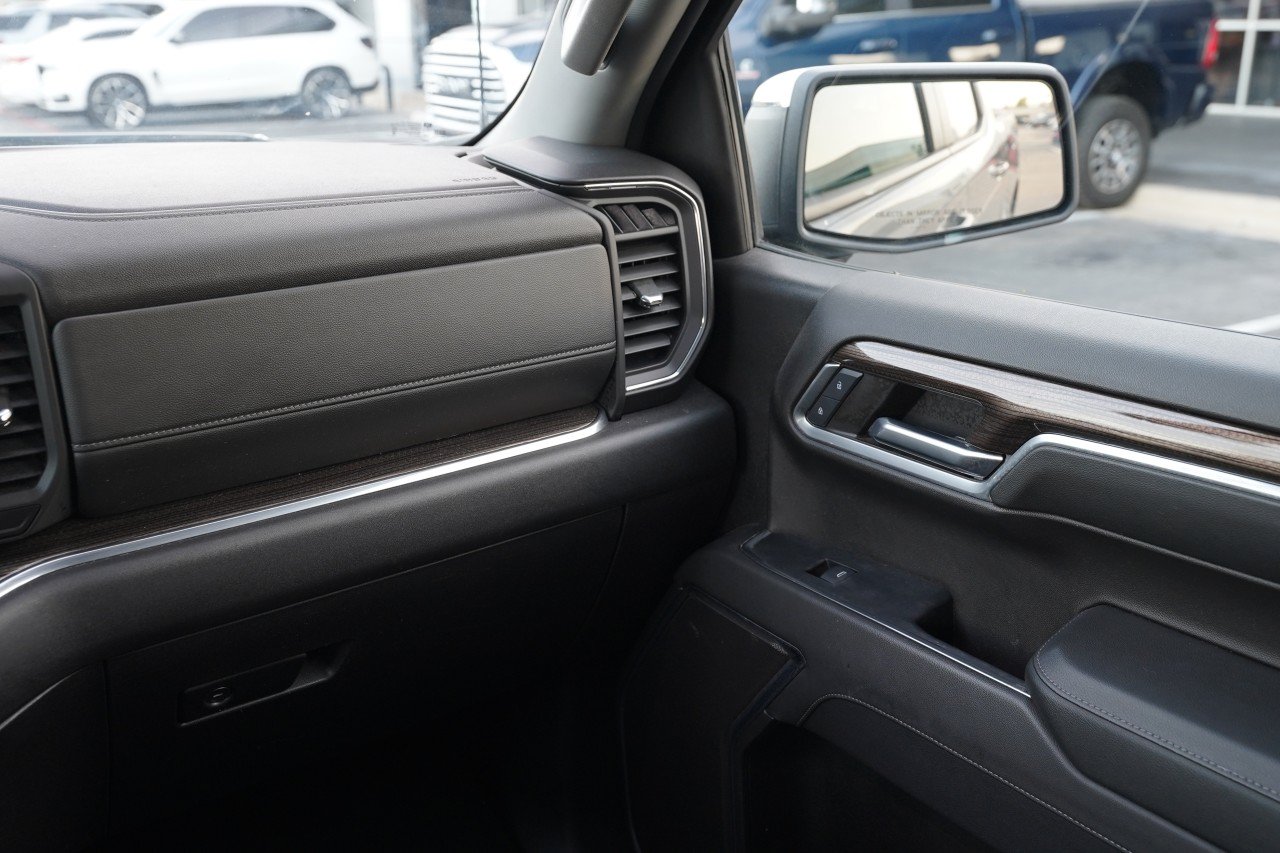 Certified 2024 Chevrolet Silverado 1500 LT AWD/4WD image 8