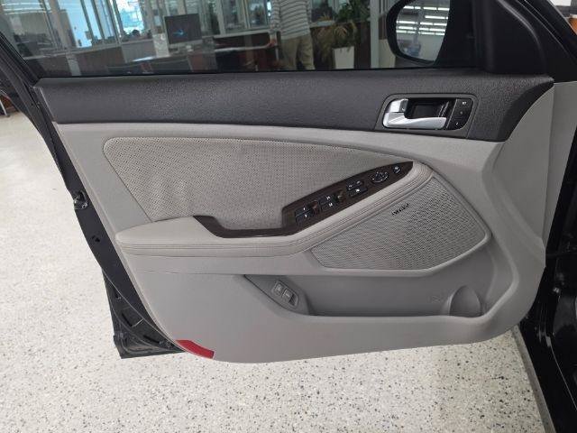Used 2015 Kia Optima EX w/ EX Premium Package FWD image 35