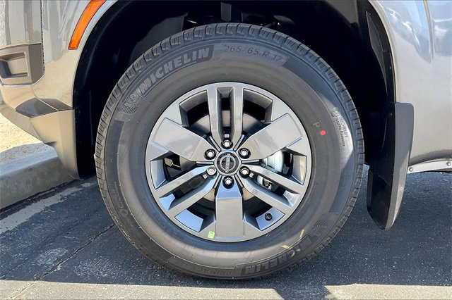 New 2025 Nissan Frontier SV image 9