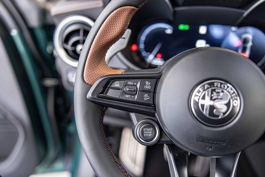 New 2025 Alfa Romeo Stelvio Sprint image 26