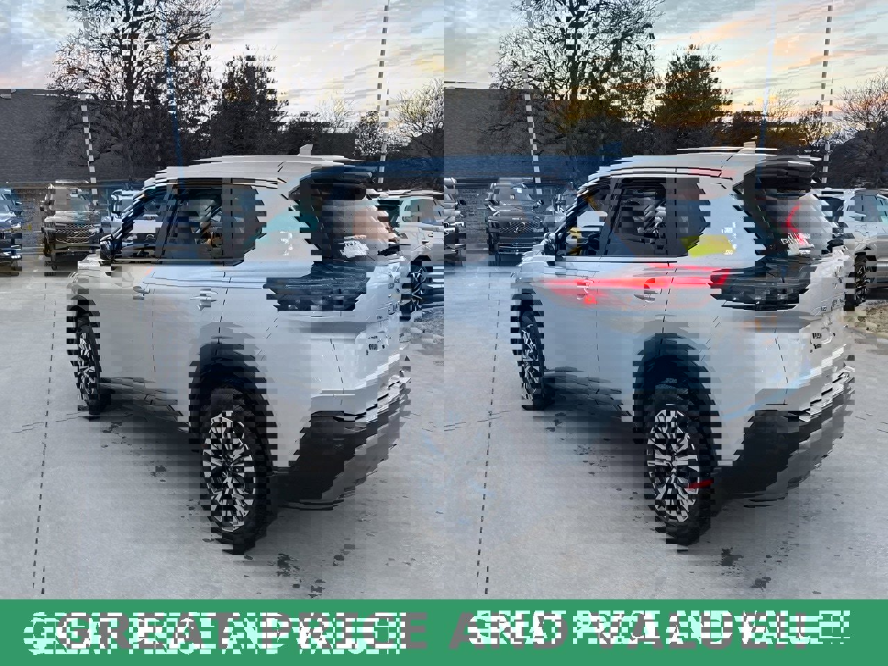 Used 2022 Nissan Rogue SV image 7