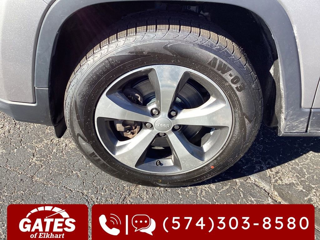 Used 2019 Jeep Cherokee Limited w/ Trailer Tow Group AWD/4WD image 36