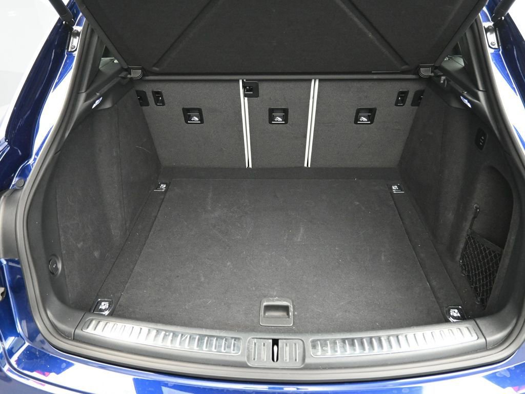 Certified 2022 Porsche Macan S image 27