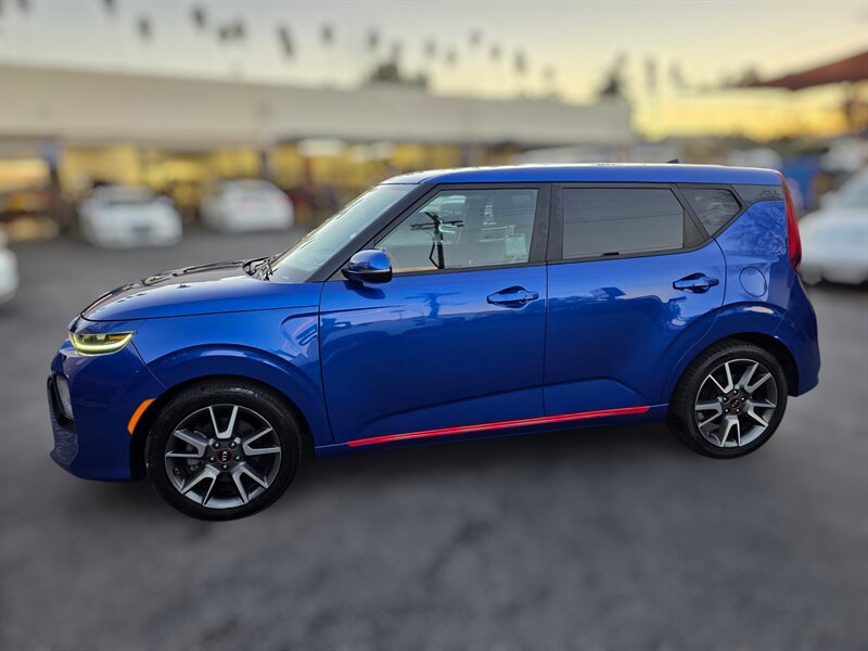 Used 2020 Kia Soul GT-Line Turbo FWD image 3