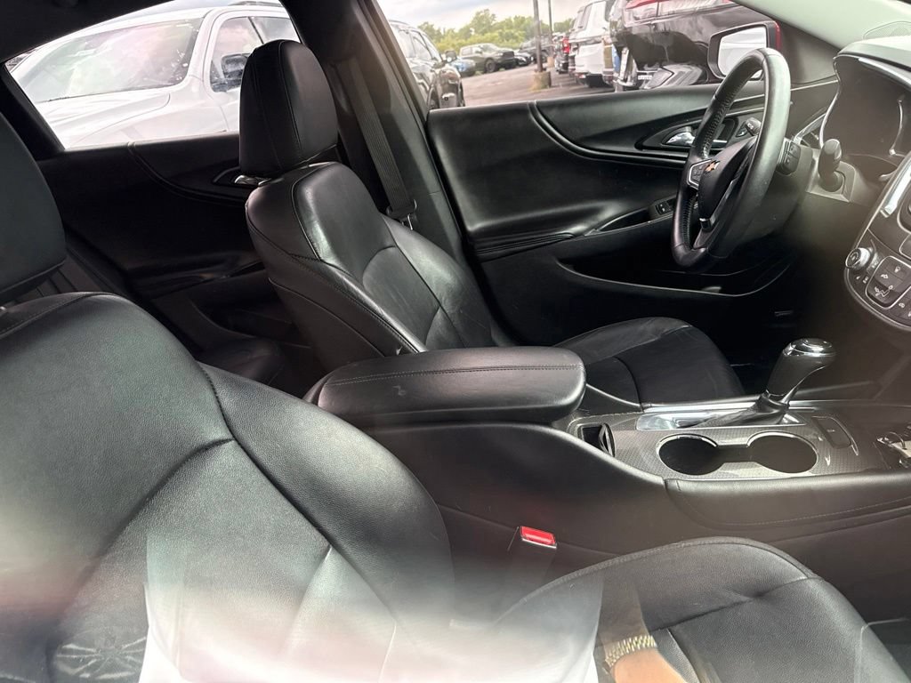 Used 2016 Chevrolet Malibu LT w/ Leather Package FWD image 25