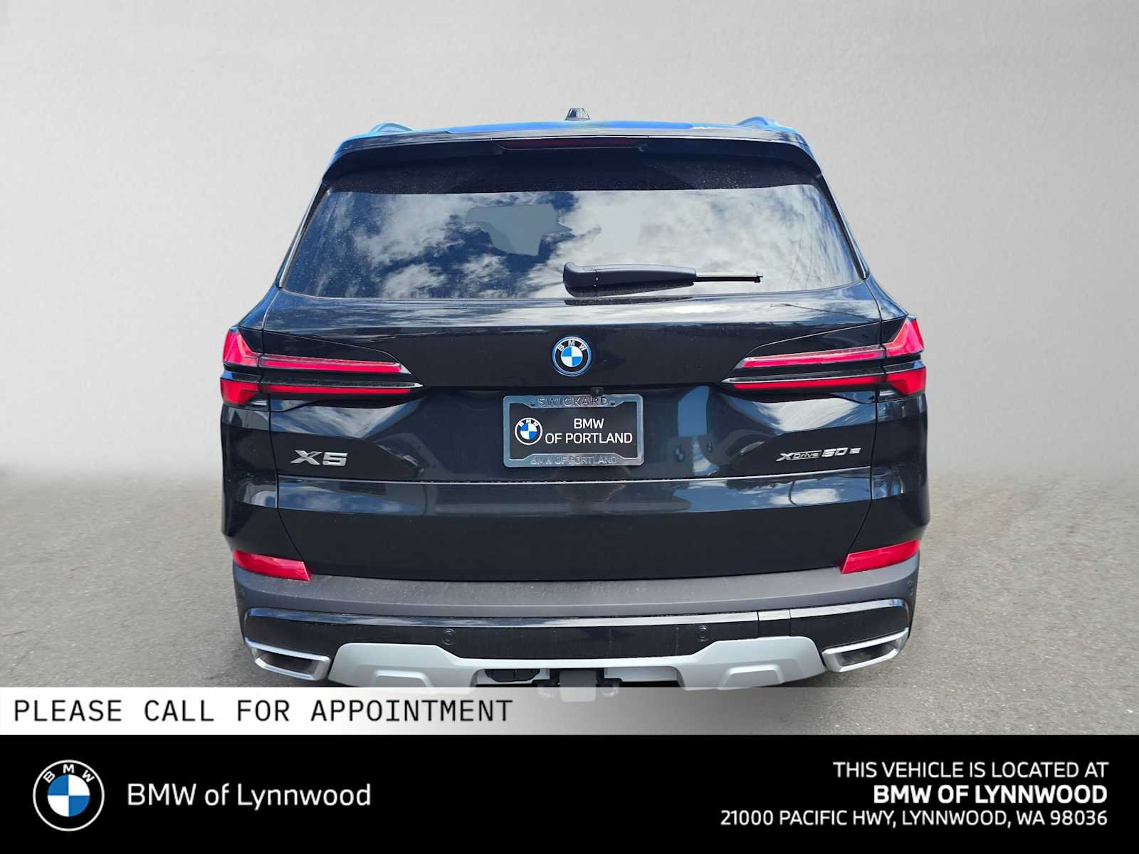 New 2026 BMW X5 xDrive50e w/ Climate Comfort Package AWD/4WD image 4