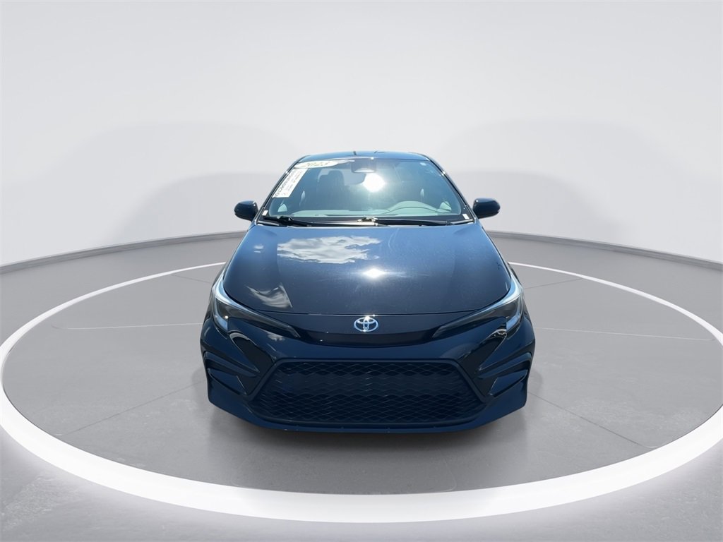Used 2023 Toyota Corolla SE image 3