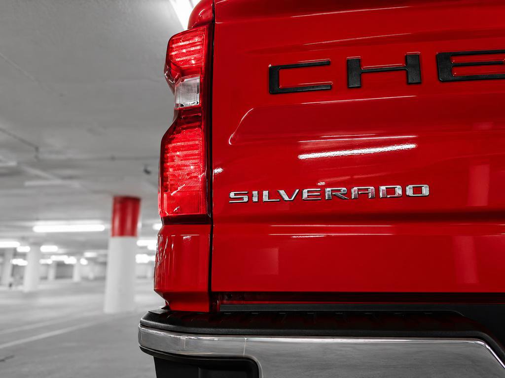 Used 2022 Chevrolet Silverado 1500 LT AWD/4WD image 10