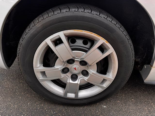 Used 2009 Pontiac Vibe w/ Preferred Package FWD image 29