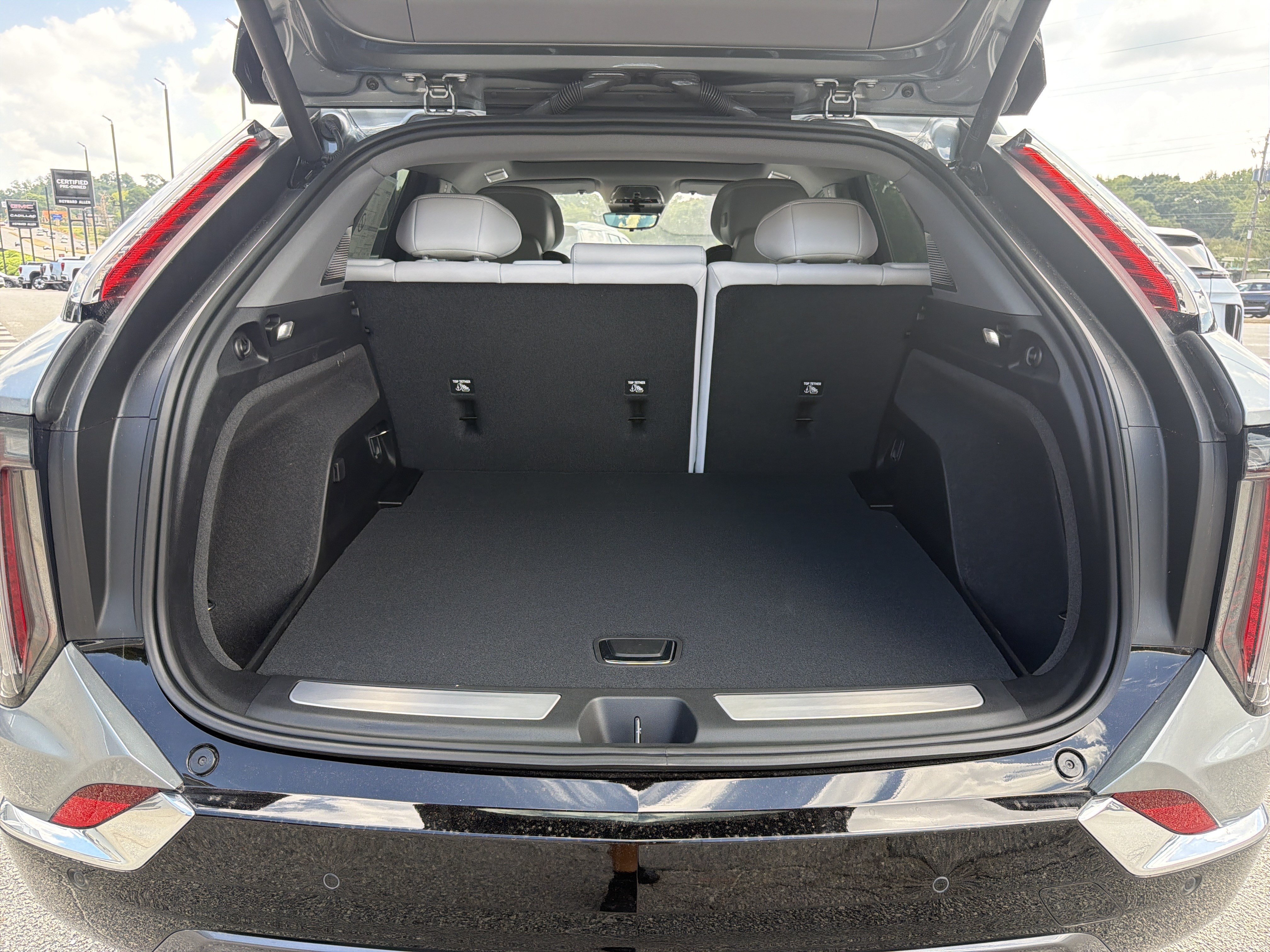 New 2027 Cadillac Optiq Luxury RWD image 19