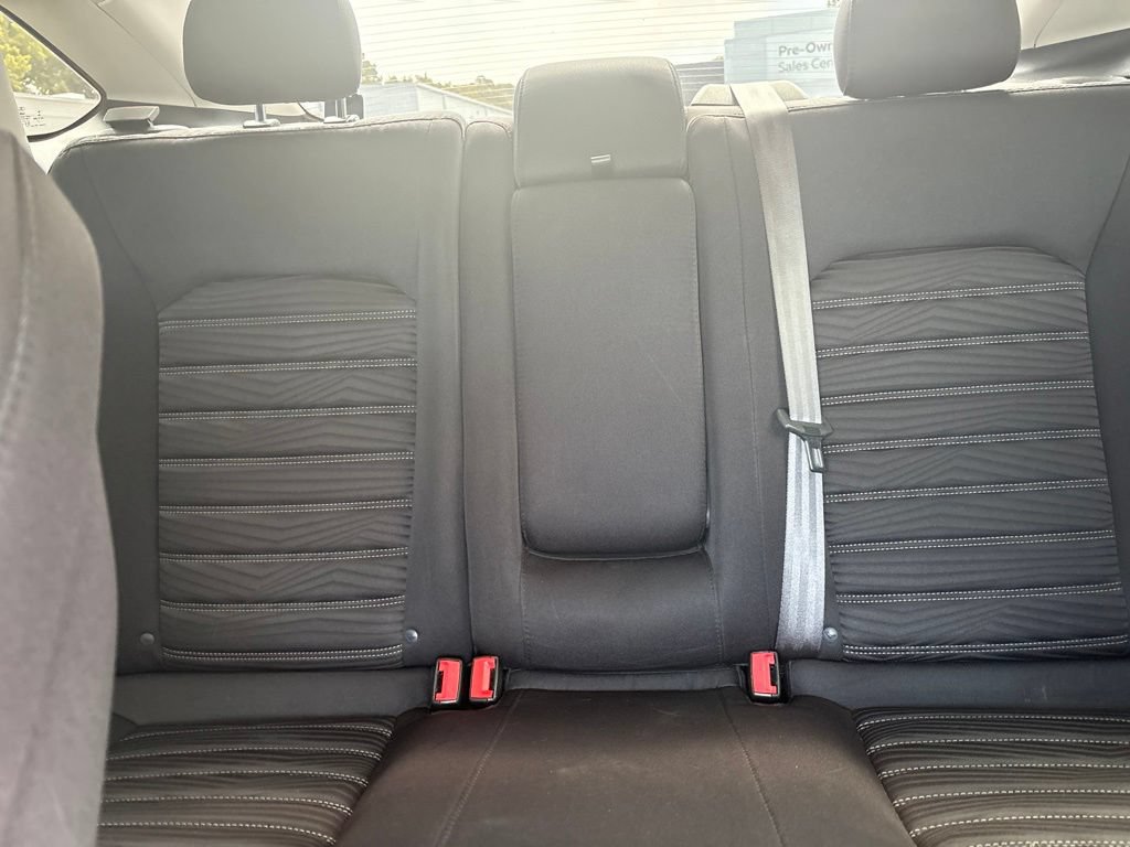 Used 2016 Ford Fusion SE FWD image 12
