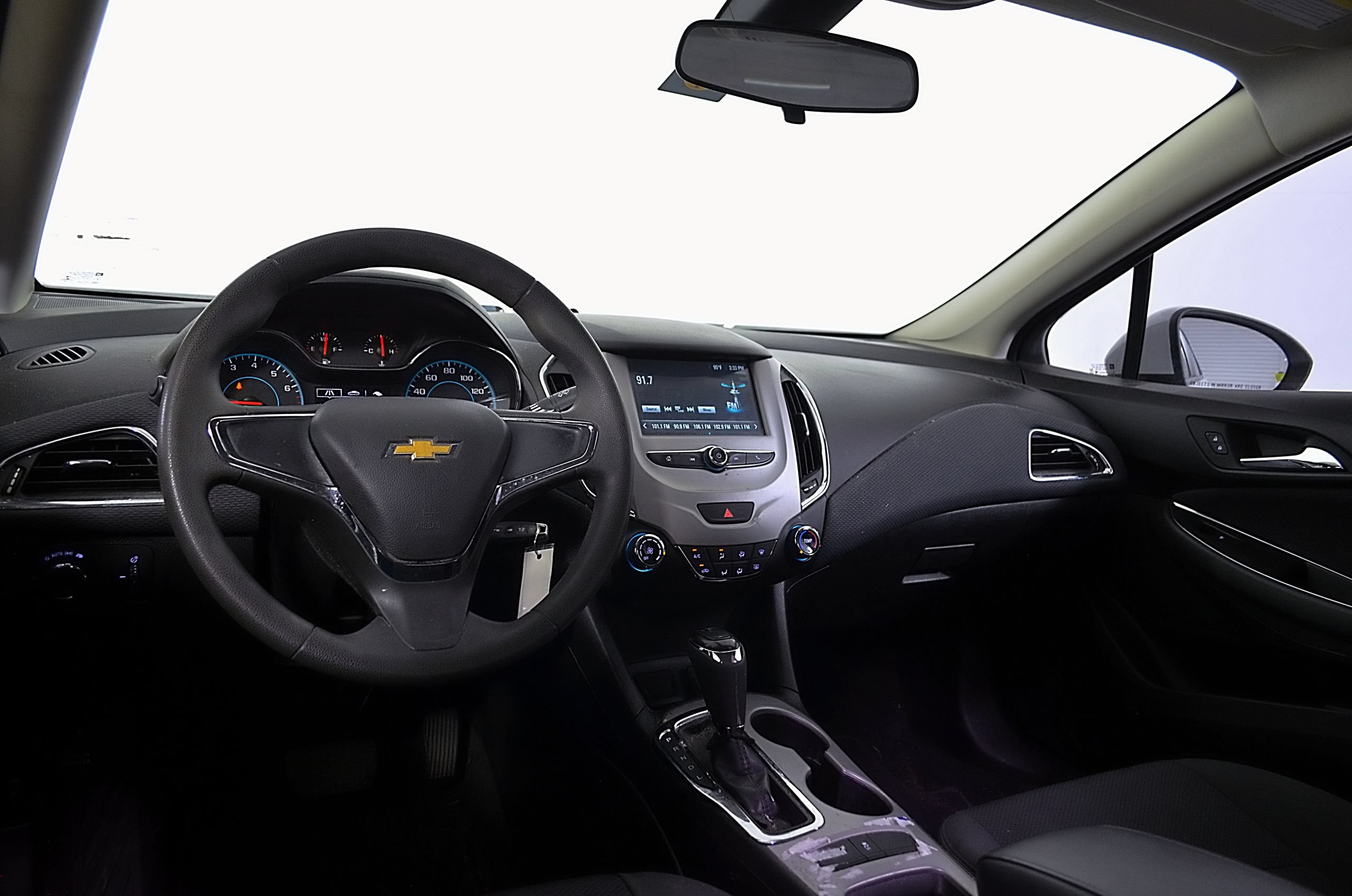 Used 2018 Chevrolet Cruze LS FWD image 13